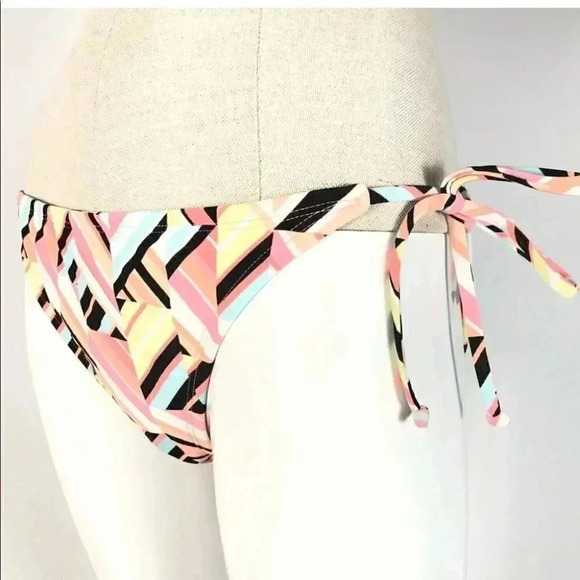 XHILARATION  Women Side Tie String Bikini Bottoms - Picture 4 of 7